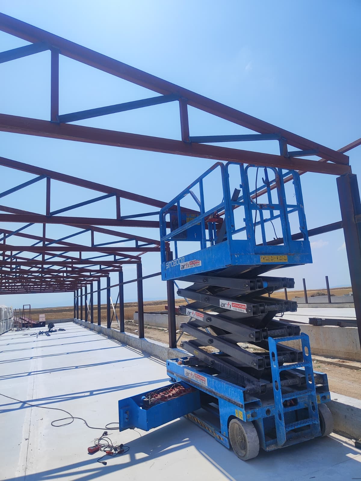 Tuzla ve Gebze'de Forklift Kiralama: Sanayi Bölgesi Rehberi — Artı Platform saha çalışması